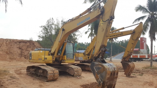 ขาย แบคโฮ KOMATSU PC200-8 จดทะเบียนปี 56 เครื่องดี ปั้มดี ช่วงล่างเต็ม เล่มทะเบียนครบ