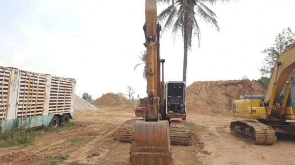 ขาย แบคโฮ KOMATSU PC200-5 คอนโทรลสั้น รถพร้อมใช้งาน เอกสารใบซื้อขาย