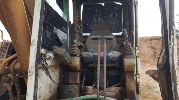 ขาย แบคโฮ KOMATSU PC200-5 คอนโทรลสั้น รถพร้อมใช้งาน เอกสารใบซื้อขาย