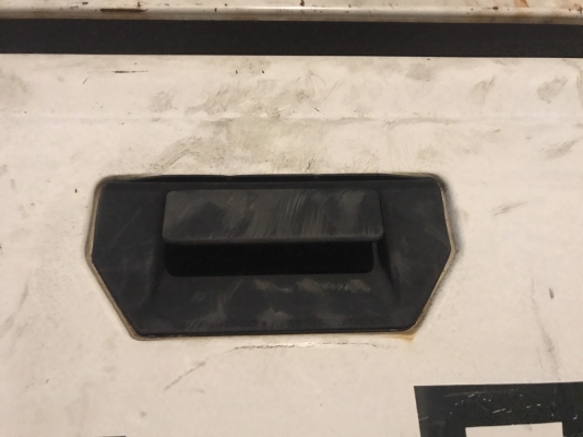 ฝาท้าย nissan big-m japan เปิดกลาง สภาพสวย 3500 บาท