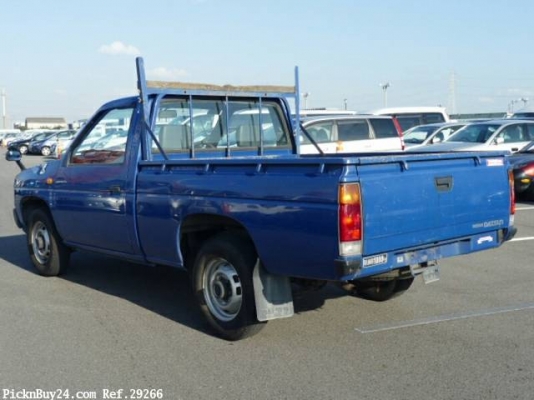 ฝาท้าย nissan big-m japan เปิดกลาง สภาพสวย 3500 บาท