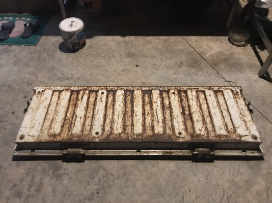 ฝาท้าย nissan big-m japan เปิดกลาง สภาพสวย 3500 บาท