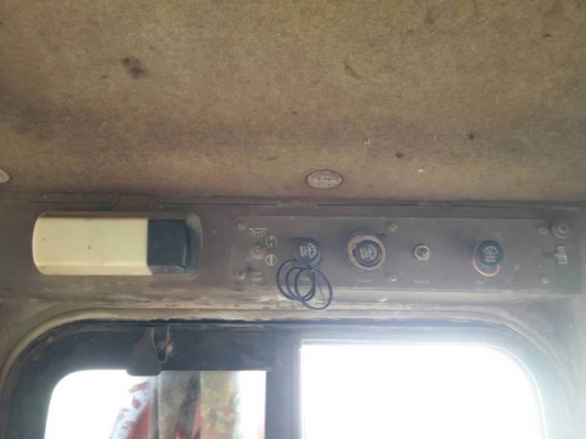 ขาย 1,250,000 บาท CATTERPILAR D6H  ทำงาน 5072 เกียร์ตัด เครื่องดี เกียร์แรง โช่หนา ใบสวย เอกสารเล่มทะเบียน  รถอยู่ อยุธยา โทร 0610710295