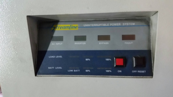 เครื่องสำรองไฟตัวใหญ๋ 3kva ไม่มีแบ็ตฯครับ ได้มาแบบนี้