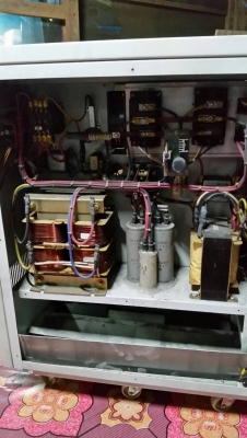 เครื่องสำรองไฟตัวใหญ๋ 3kva ไม่มีแบ็ตฯครับ ได้มาแบบนี้