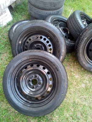 ล้ออะไหล่ รถเก๋ง ยาง185/60R15 และ 175/65R15 กะทะล้อ ขอบ15 ขนาด 4 รู 100 mm. พร้อมยาง โทร.081-427-394