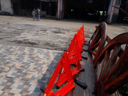 3 เหลี่ยมสะท้อนแสง ขานด่วนมีจำนวนจำกัด พร้อมส่งถึงบ้าน 3 เหลี่ยมสะท้อนแสง ขานด่วนมีจำนวนจำกัด พร้อมส่งถึงบ้าน