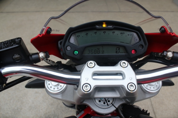 DUCATI M795 (abs) ใหม่เหมือนป้ายแดง วิ่งน้อย 3,000KM.