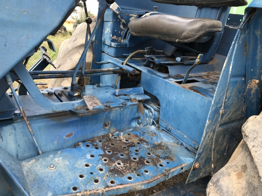 ขาย6640คานหน้าคาลาโล่รถสวยไม่มีรั่วซิมพร้อมใช้ติดต่อ0895302182