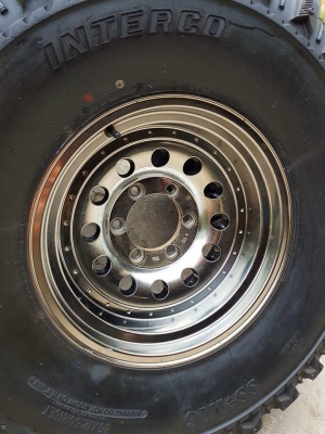 ขายยาง 35x12.5 R 16 U.S.A พร้อมล้อ สวยๆ