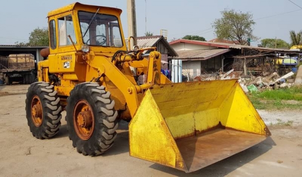 ขายด่วนรถตักโคมัสซูJH30Bขับ4ล้อรถนำเข้าขนาดใหญ่ตัก2.5คิวยกสูง3เมตรรถเพื่งนำเข้ายังไม่เคยใช้ในไทยเลย