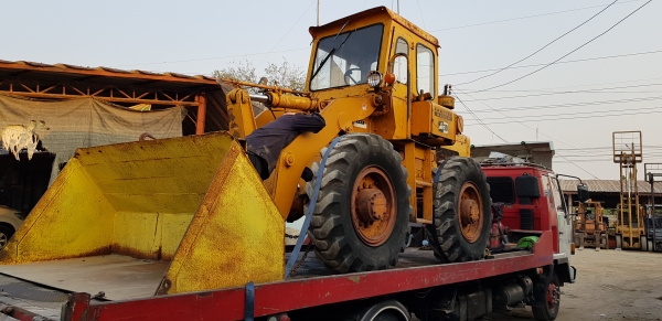 ขายด่วนรถตักโคมัสซูJH30Bขับ4ล้อรถนำเข้าขนาดใหญ่ตัก2.5คิวยกสูง3เมตรรถเพื่งนำเข้ายังไม่เคยใช้ในไทยเลย