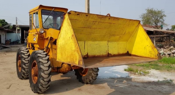 ขายด่วนรถตักโคมัสซูJH30Bขับ4ล้อรถนำเข้าขนาดใหญ่ตัก2.5คิวยกสูง3เมตรรถเพื่งนำเข้ายังไม่เคยใช้ในไทยเลย