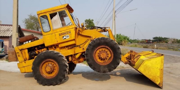 ขายด่วนรถตักโคมัสซูJH30Bขับ4ล้อรถนำเข้าขนาดใหญ่ตัก2.5คิวยกสูง3เมตรรถเพื่งนำเข้ายังไม่เคยใช้ในไทยเลย