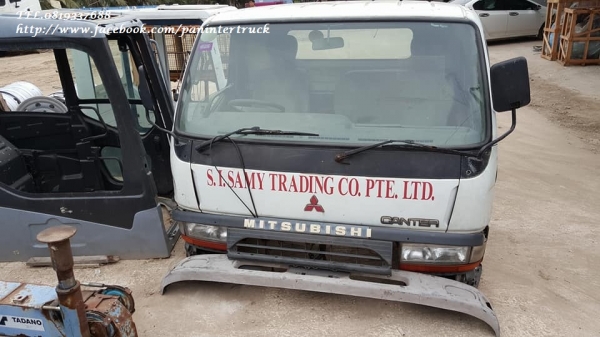 สินค้าเก่านอก ขายตามสภาพ* หัวเก๋งรถบรรทุก6ล้อกลาง /CABIN MITSUBISHI CANTER: FE639 (รุ่นยกหัวได้/มีขาหลัง) ราคาเพียง 50,000 บาท  สนใจรีบติดต่อ 0819337688