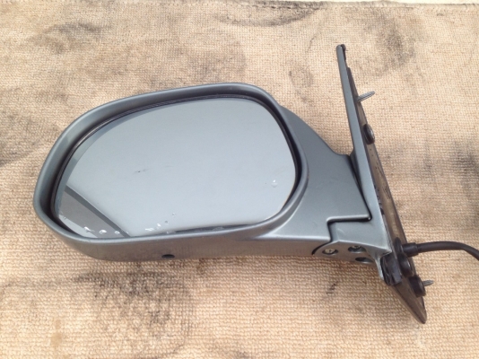 กระจกมองข้างไฟฟ้า รถตู้ toyota Granvia 1997 คู่ละ 2000 บาท