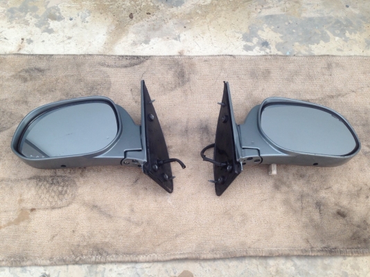 กระจกมองข้างไฟฟ้า รถตู้ toyota Granvia 1997 คู่ละ 2000 บาท