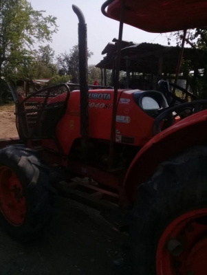 KUBOTA M6040