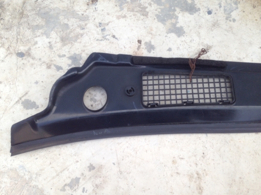 แผงจิ้งหรีด isuzu mu ใส่ tfr cameo ได้เลยคับ  1000 บาท