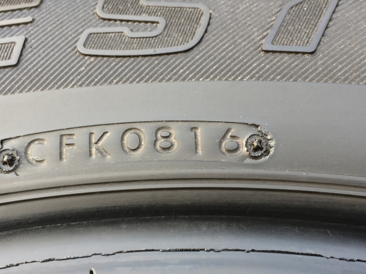 ยาง Bridgestone 265 60 18 ปี16 ดอกเต็ม ไม่มีปะ ใช้ยาว ราคาไม่แพง