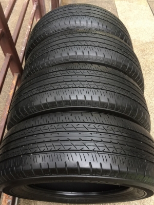 ยาง Bridgestone 215 60 16 ปี17 ดอกเต็ม ไม่มีปะ ใช้ยาว ราคาไม่แพง