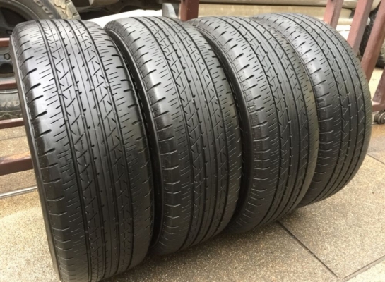 ยาง Bridgestone 215 60 16 ปี17 ดอกเต็ม ไม่มีปะ ใช้ยาว ราคาไม่แพง ยาง Bridgestone 215 60 16 ปี17 ดอกเต็ม ไม่มีปะ ใช้ยาว ราคาไม่แพง