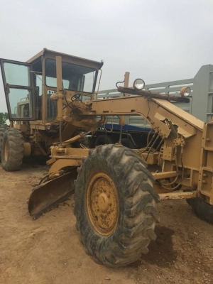 ขาย 1,750,000 CAT 140 G S/N 8335 เล่มทะเบียน เครื่องดี เกียร์แรง สแกนนีฟายร์หลัง ปั้มไฮดอลิคแรง  ยางดี เอวแน่น หัวเก๋ง รถพร้อมใช้เอกสารพร้อมโอน รถอยู่ อยุธยา 090-772-3710 090-772-3708