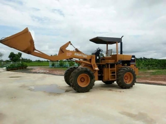 ขาย  595,000  รถตัก  KOMATSU WA100-1 เครื่องดี ปั้มแรง เกียร์ดี ช่วงล่างดี เอกสารชื้อขาย รถสวยพร้อมใช้ รถอยู่ ร้อยเอ็ด  090-772-3710 090-772-3708