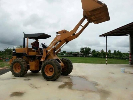 ขาย  595,000  รถตัก  KOMATSU WA100-1 เครื่องดี ปั้มแรง เกียร์ดี ช่วงล่างดี เอกสารชื้อขาย รถสวยพร้อมใช้ รถอยู่ ร้อยเอ็ด  090-772-3710 090-772-3708