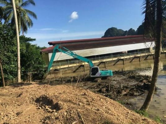 ขาย 1,850,000 รถแบคโฮบูมยาว KOBELCO sk 200-6 yn 10 ไฟฟ้าครบ เครื่องดี ปั้มแรง เอวแน่น ช่วงล่างเต็ม อ