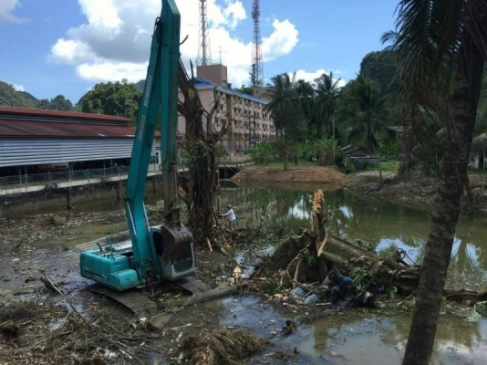 ขาย 1,850,000 รถแบคโฮบูมยาว KOBELCO sk 200-6 yn 10 ไฟฟ้าครบ เครื่องดี ปั้มแรง เอวแน่น ช่วงล่างเต็ม อ