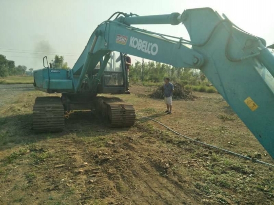 ขาย 555,000  KOBELCO SK200 MARK 3  เครื่องดี ปั้มแรง โช่หนา เอวแน่น ไฟฟ้าครบ เอกสารอินวอยร์ รถอยู่  นครสวรรค์  090-772-3710 090-772-3708