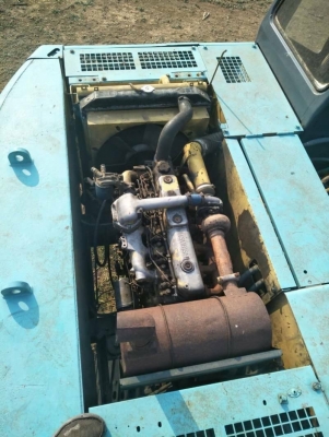 ขาย 555,000  KOBELCO SK200 MARK 3  เครื่องดี ปั้มแรง โช่หนา เอวแน่น ไฟฟ้าครบ เอกสารอินวอยร์ รถอยู่  นครสวรรค์  090-772-3710 090-772-3708