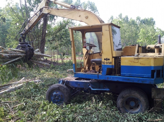 ขายแบคโฮล้อยางPC60ติดปากคีบ 290000 บาท