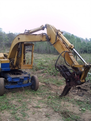 ขายแบคโฮล้อยางPC60ติดปากคีบ 290000 บาท