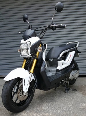 ขออนุญาติขาย HONDA ZOOMER-X 110 NEW สีขาวมุก ฟรีค่าโอน