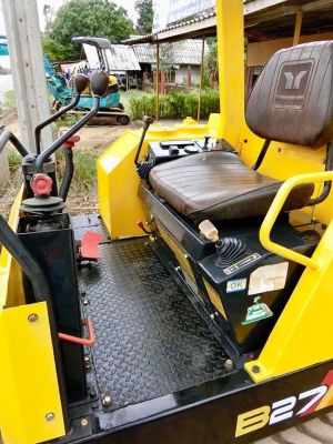 ขายรถขุด ยี่ห้อ: YANMAR แบบ: B-27 ราคา 265,000 บาท (ต่อรองได้คะ)  รถเก่านอกแท้ มีเอกสารใบอินวอย รถไม่เคยผ่านการใช้งานในไทย100\% เครื่องดีระบบดีช่วงล่างแน่น รถพร้อมลงงาน สนใจติดต่อ โทร : 099-907-9273 กิ๊ฟ กมลชนก  โทร : 099-907-3356 ช่างบัง ไอดี ไลน์ : gift_