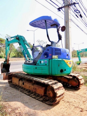 ขายรถขุด ยี่ห้อ: KOMATSU แบบ: PC40MR-1 ราคา 490,000 บาท (ต่อรองได้คะ)  รถเก่านอกแท้ มีเอกสารใบอินวอย รถไม่เคยผ่านการใช้งานในไทย100\% แทรกเหล็ก ปั้มนิ้ว คอนโทนสั้น รถพร้อมลงงาน สนใจติดต่อ โทร : 099-907-9273 กิ๊ฟ กมลชนก โทร : 099-907-3356 ช่างบัง ไอดี ไลน์ :