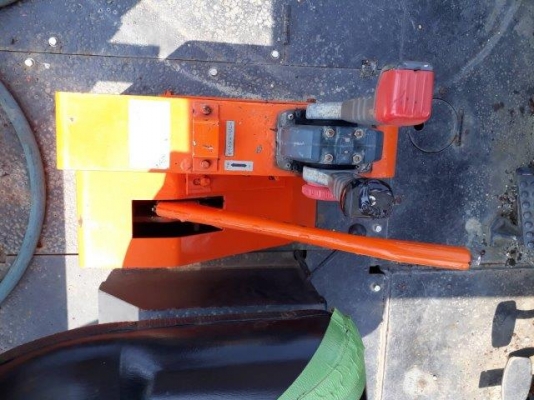 รถบดล้อยาง 7 ล้อ HITACHI RT200WT-C # 8AFP043136 มือสองญี่ปุ่น รถบดล้อยาง 7 ล้อ HITACHI RT200WT-C # 8AFP043136 มือสองญี่ปุ่น