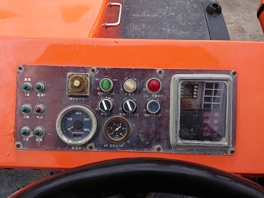 รถบดล้อยาง 7 ล้อ HITACHI RT200WT-C # 8AFP043136 มือสองญี่ปุ่น รถบดล้อยาง 7 ล้อ HITACHI RT200WT-C # 8AFP043136 มือสองญี่ปุ่น