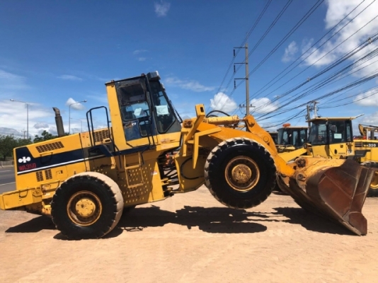 ขายรถตักล้อยาง KOMATSU WA350-1 รถนอกนำเข้าเองจากญี่ปุ่น สภาพสวยพร้อมใช้งาน มีVDOการทำงานครับ