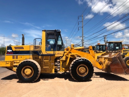 ขายรถตักล้อยาง KOMATSU WA350-1 รถนอกนำเข้าเองจากญี่ปุ่น สภาพสวยพร้อมใช้งาน มีVDOการทำงานครับ