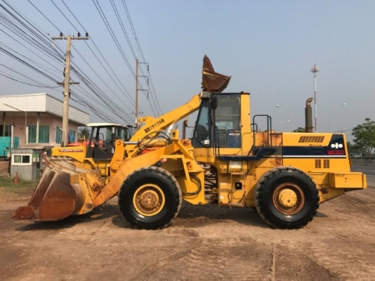 ขายรถตักล้อยาง KOMATSU WA350-1 รถนอกนำเข้าเองจากญี่ปุ่น สภาพสวยพร้อมใช้งาน มีVDOการทำงานครับ