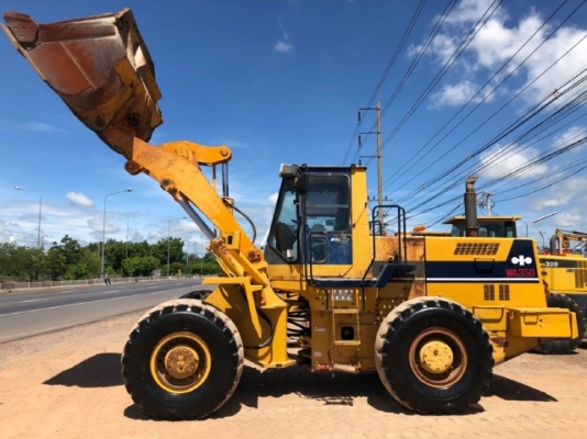 ขายรถตักล้อยาง KOMATSU WA350-1 รถนอกนำเข้าเองจากญี่ปุ่น สภาพสวยพร้อมใช้งาน มีVDOการทำงานครับ