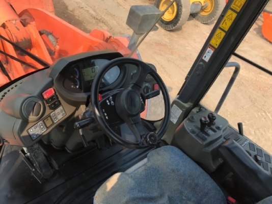 ขายรถตักล้อยาง HITACHI ZW220 (เทียบเท่า WA380-6) รถนอกนำเข้าเองจากญี่ปุ่น สภาพสวยพร้อมใช้ มีVDOการทำงานครับ ขายรถตักล้อยาง HITACHI ZW220 (เทียบเท่า WA380-6) รถนอกนำเข้าเองจากญี่ปุ่น สภาพสวยพร้อมใช้ มีVDOการทำงานครับ