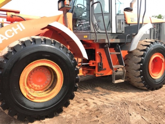 ขายรถตักล้อยาง HITACHI ZW220 (เทียบเท่า WA380-6) รถนอกนำเข้าเองจากญี่ปุ่น สภาพสวยพร้อมใช้ มีVDOการทำงานครับ ขายรถตักล้อยาง HITACHI ZW220 (เทียบเท่า WA380-6) รถนอกนำเข้าเองจากญี่ปุ่น สภาพสวยพร้อมใช้ มีVDOการทำงานครับ