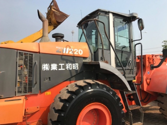 ขายรถตักล้อยาง HITACHI ZW220 (เทียบเท่า WA380-6) รถนอกนำเข้าเองจากญี่ปุ่น สภาพสวยพร้อมใช้ มีVDOการทำงานครับ ขายรถตักล้อยาง HITACHI ZW220 (เทียบเท่า WA380-6) รถนอกนำเข้าเองจากญี่ปุ่น สภาพสวยพร้อมใช้ มีVDOการทำงานครับ