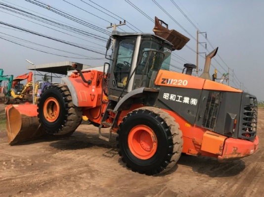 ขายรถตักล้อยาง HITACHI ZW220 (เทียบเท่า WA380-6) รถนอกนำเข้าเองจากญี่ปุ่น สภาพสวยพร้อมใช้ มีVDOการทำงานครับ ขายรถตักล้อยาง HITACHI ZW220 (เทียบเท่า WA380-6) รถนอกนำเข้าเองจากญี่ปุ่น สภาพสวยพร้อมใช้ มีVDOการทำงานครับ