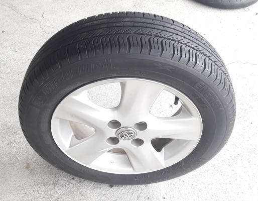 ล้อTOYOTA ขอบ15 4รู100 พร้อมยาง175/65/15   4 ล้อ