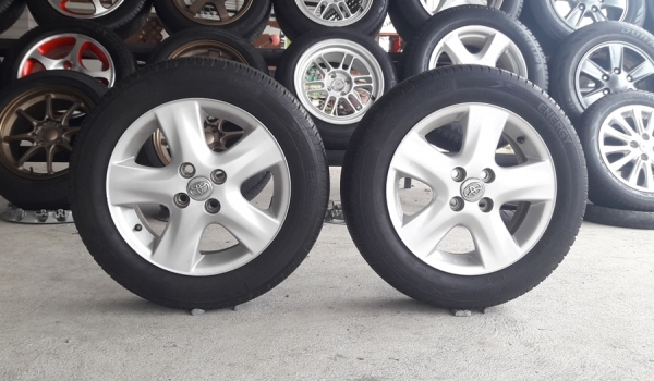 ล้อTOYOTA ขอบ15 4รู100 พร้อมยาง175/65/15   4 ล้อ